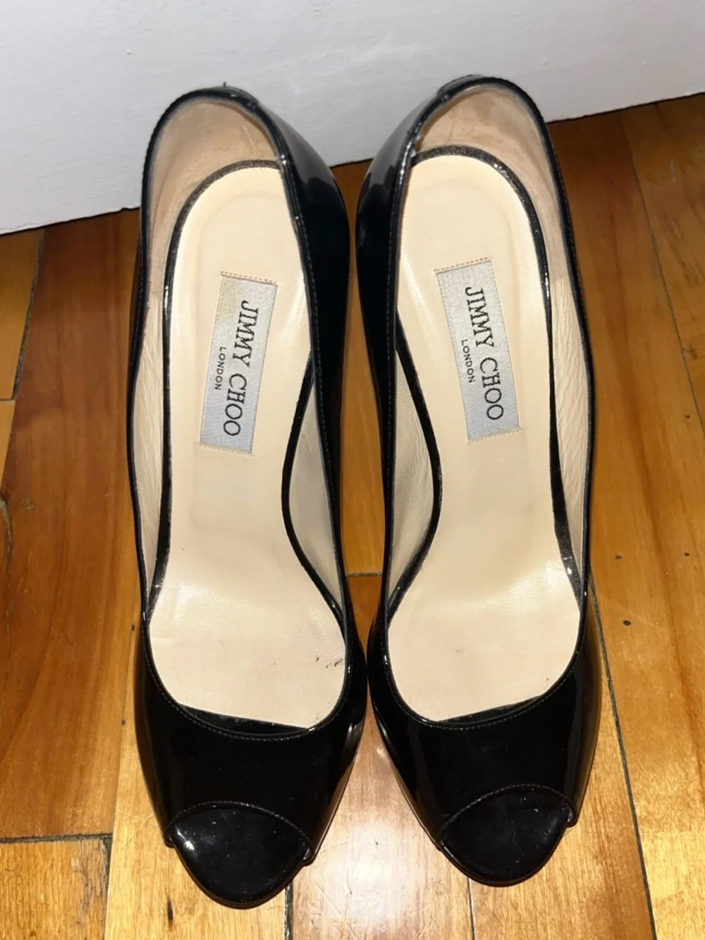 Jimmy Choo Black Patent Leather Peep Toe Pumps š š¤ - Picture 2 of 3